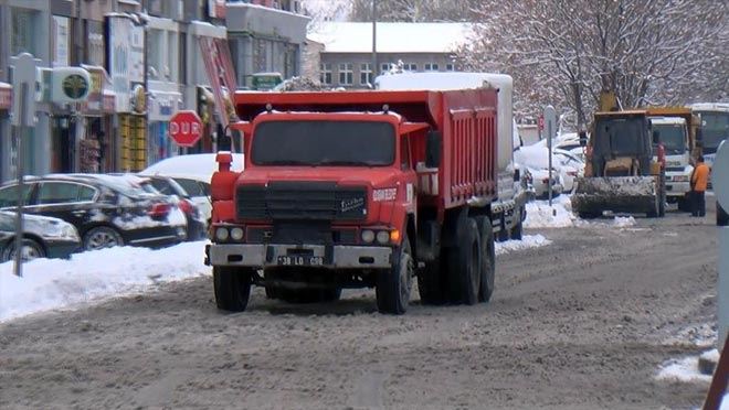 Kayseri’de 375 köy yolu ulaşıma kapandı