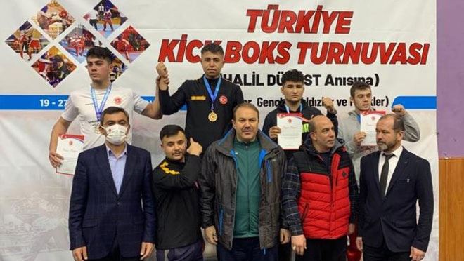 Kadir Danacıoğlu Kickboksta Türkiye Şampiyonu oldu