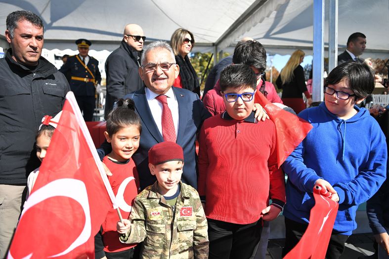 29 Ekim Cumhuriyet Bayramı Kayseri’de coşkuyla kutlandı