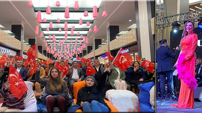 Kumsmall’da Cumhuriyet Bayramı Coşkusu, Oktay Ertuğrul Ve Umut Akyürek Sahne Aldı