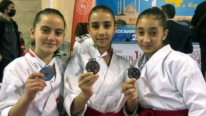 Karate sporcuları Adana