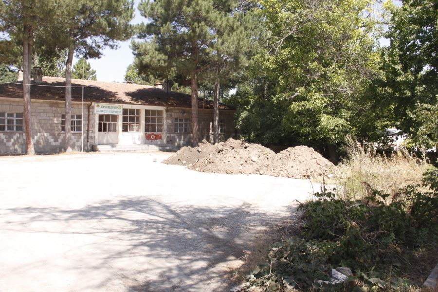 Bünyan Belediyesi ilkokul restoresi için harekete geçti
