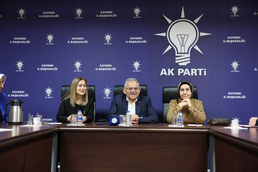 AK Parti Kayseri İl Kadın Kolları Üyeleri ile istişare toplantısı gerçekleştirdi