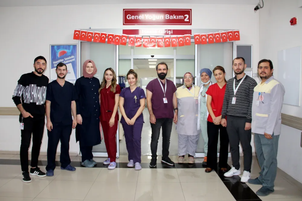 Kayseri Devlet Hastanesinin gururu: Cumhuriyet ile yaşıt teyzeyi taburcu ettiler