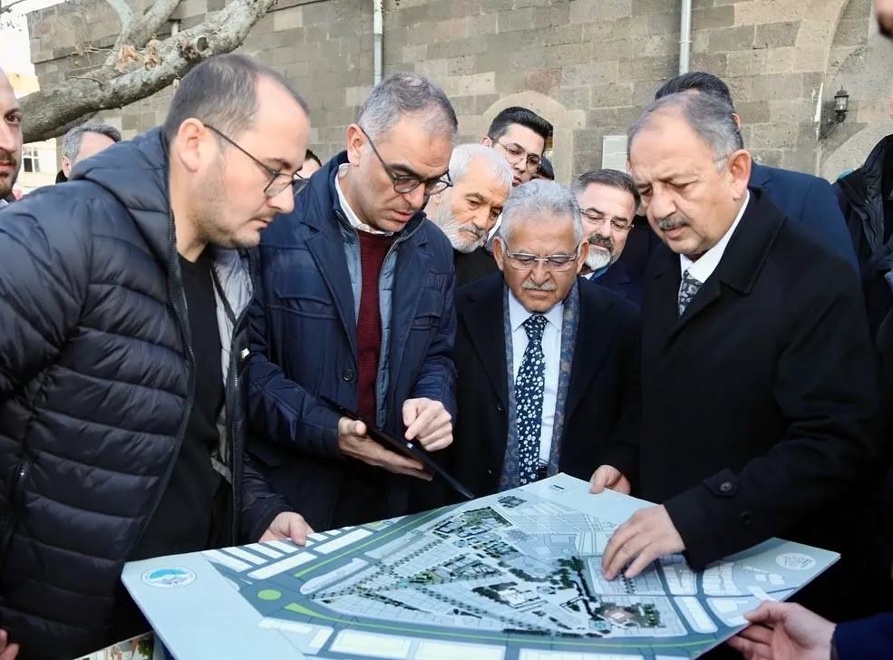 Bakan Özhaseki, Suriçi ve Cami Kebir Projelerini inceledi
