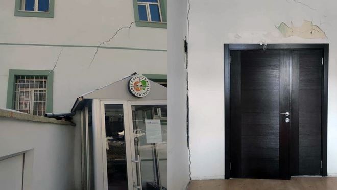 Kayseri’de belediye binası da depremden etkilendi