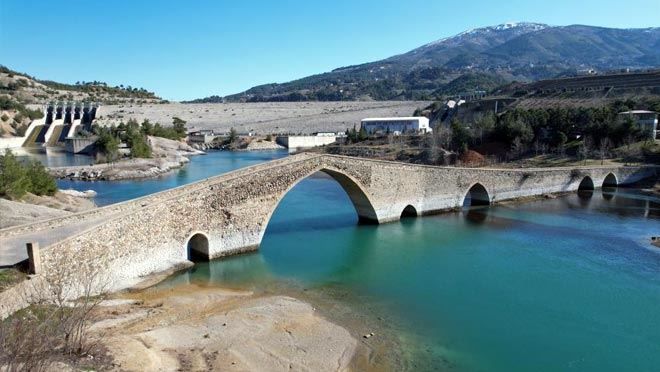 Kahramanmaraş’ın 500 yıllık köprüsü asrın felaketine de dayandı