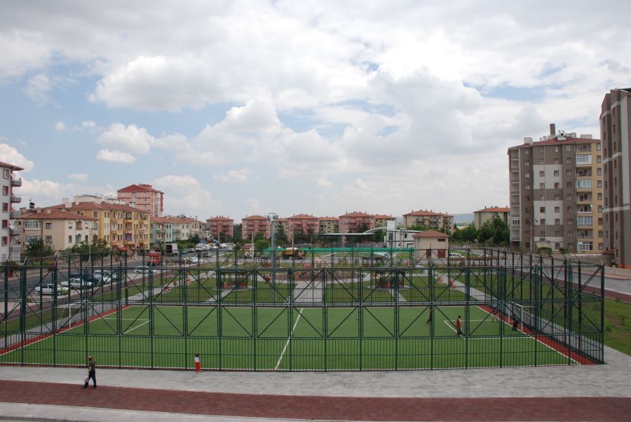  4 mahalleye futbol sahası yapılacak