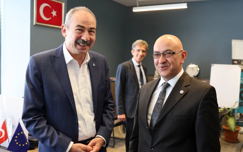 Murat Cahit Cıngı : ”Şehrimizin geleceği e-ticaret ve ihracatta”