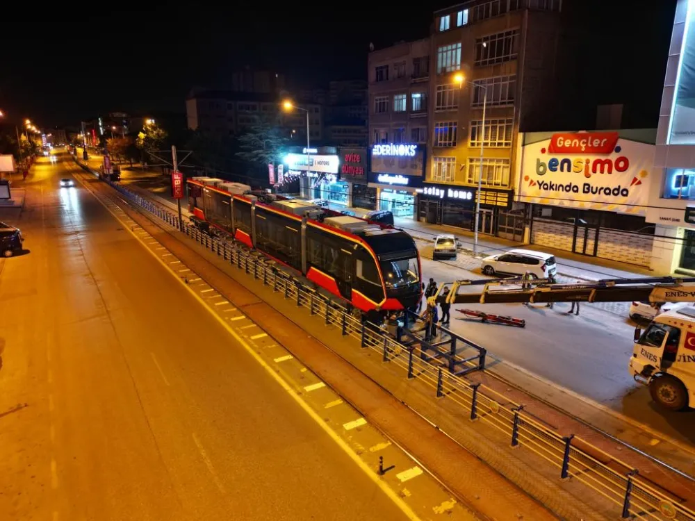 Talas Mevlana - Cumhuriyet Meydanı Raylı Sistem Hattına İlk Tramvay İndirildi