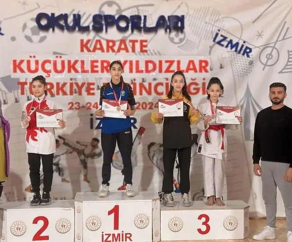 Kayserili karateciler, İzmir’den 4 madalya ile döndü