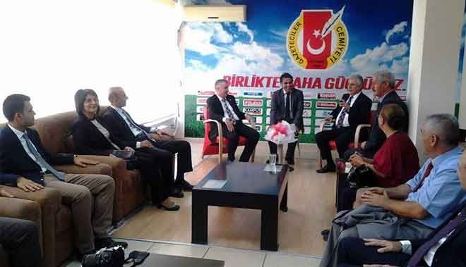 CHP´DEN CEMİYET´E ZİYARET