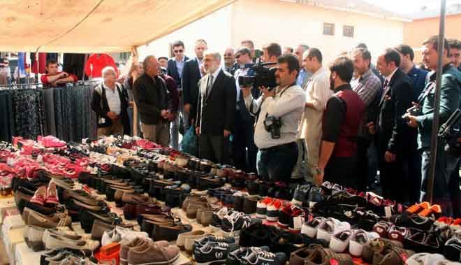 AK PARTİLİLER SARIOĞLAN´DA OY İSTEDİ