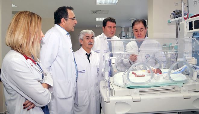 750 GRAM BEBEĞİN KALBİNDEKİ DELİK