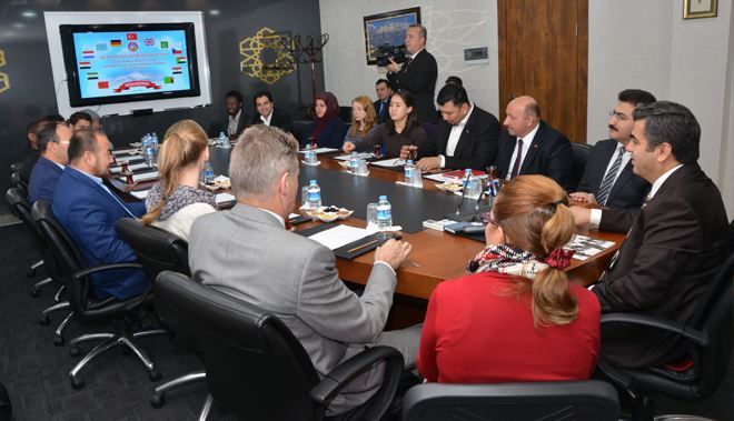 VALİ DÜZGÜN GÖÇMENLER GÜNÜ´NDE