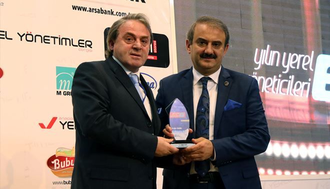 BAŞKAN EKİCİ´YE YILIN YEREL YÖNETİCİSİ ÖDÜLÜ