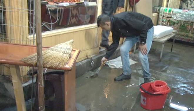 TARİHİ BEDESTEN SULAR ALTINDA KALDI