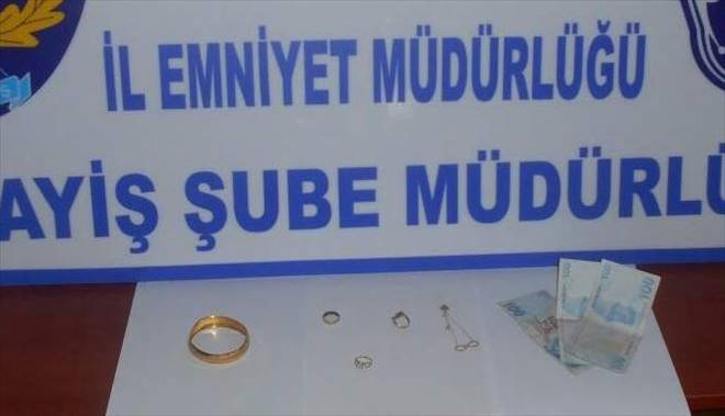 ALTINLARI ALDILAR KAÇAMADAN YAKALANDILAR