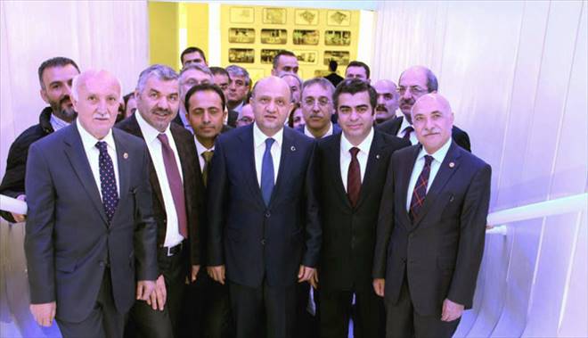 BİLİM SANAYİ VE TEKNOLOJİ BAKANI FİKRİ IŞIK 