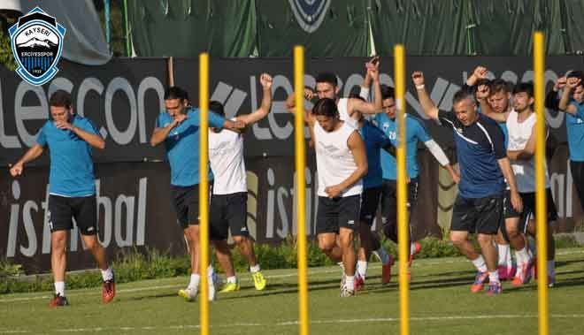 ERCİYESSPOR KAFİLESİ ELAZIĞ´DA