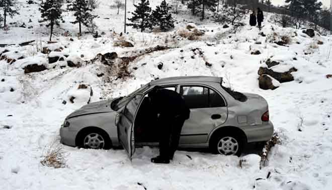 BABASININ OTOMOBİLİ İLE KAZA YAPAN GENÇ KAYIPLARA KARIŞTI
