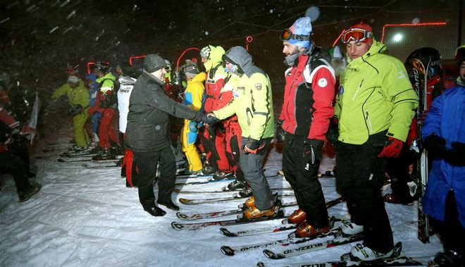 MÜKEMMEL TESİSLER, MÜKEMMEL PİSTLER