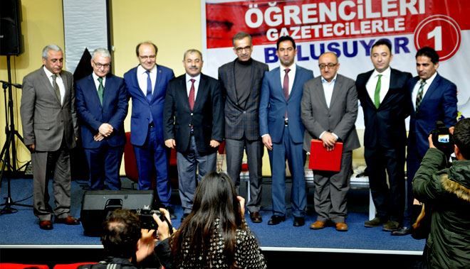 LİSELİ GENÇ YÜREKLER´E