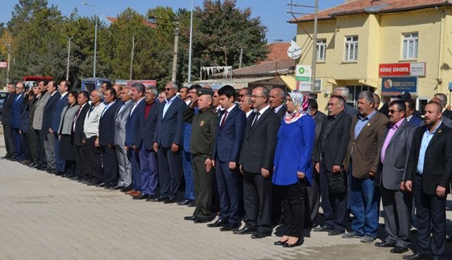 BÜNYAN´DA MUHTARLAR GÜNÜ KÖPRÜ MEYDANINDA