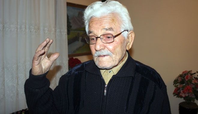 BAKAN ÖZHASEKİ´Yİ İLKOKUL ÖĞRETMENİ ANLATTI