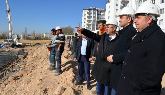 BAŞKAN ŞİNASİ GÜLCÜOĞLU