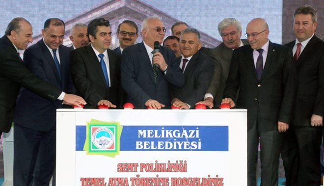BAKAN ELİTAŞ : ?SAĞLIK GÖNÜLLÜSÜ DENİLİNCE AKLA