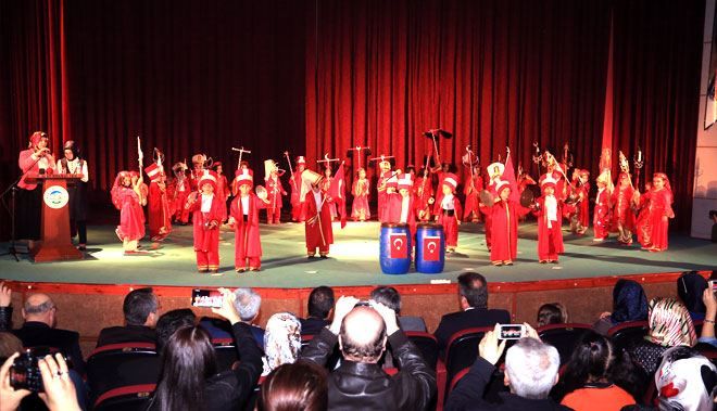 MİNİKLERDEN ÇÖPTEN SANATA