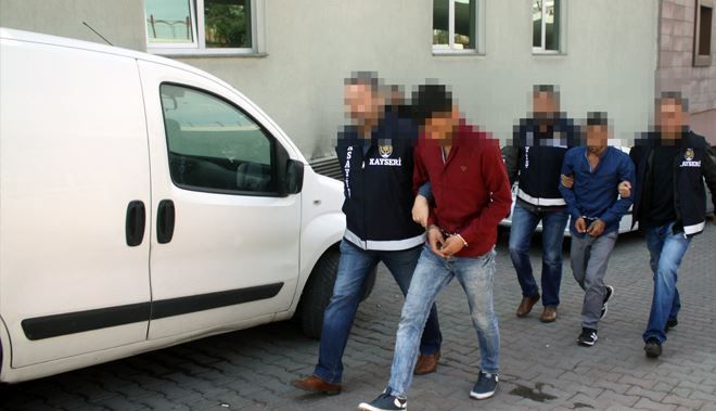 DOLANDIRDILAR AMA KAÇAMADILAR