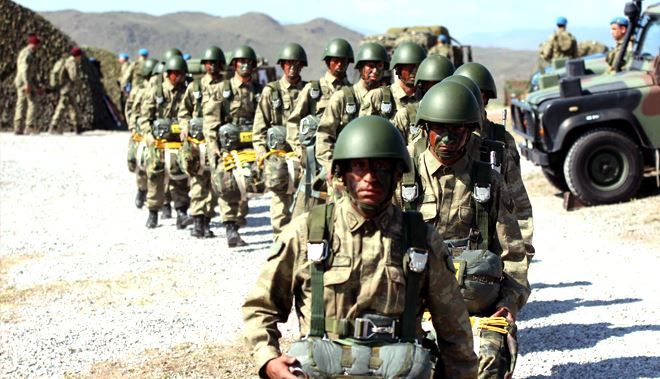 KOMANDOLARIN TATBİKATI NEFES KESTİ