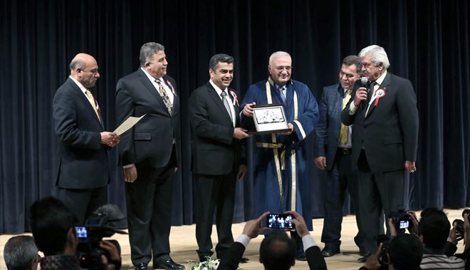 YILIN AHİSİ SEÇİLEN ELİTAŞ ?ŞED KUŞANDI´