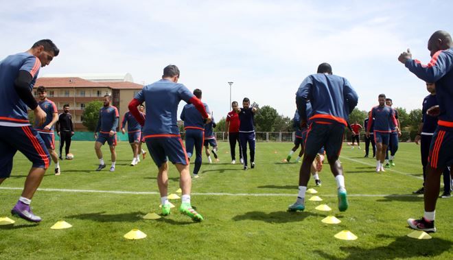 AKHİSAR MESAİSİ TAM GAZ