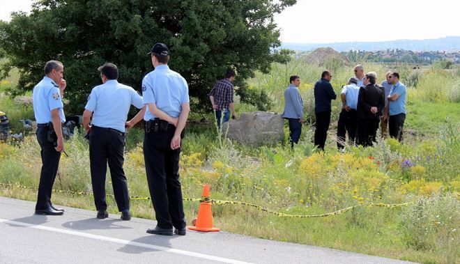 BEBEK MEZARI SANDILAR LEŞ ÇIKTI