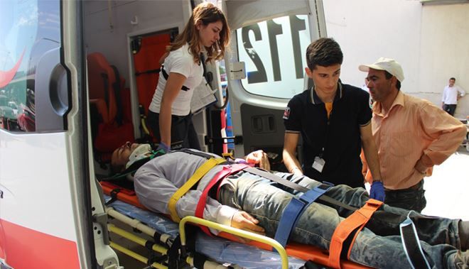 KAFASINA YÜK ASANSÖRÜ DÜŞEN