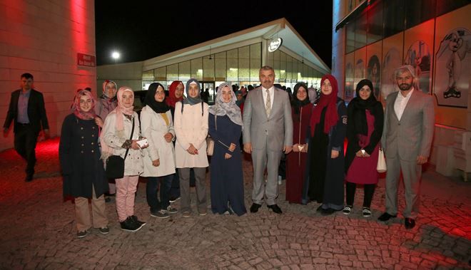 BAŞKAN ÇELİK, İFTARINI İMAM HATİP ÖĞRENCİLERİYLE BİRLİKTE YAPTI VE ÖĞRENCİLERE NASİHATLERDE BULUNDU