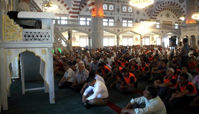 KOSB´DA DEMOKRASİ ŞEHİTLERİ İÇİN