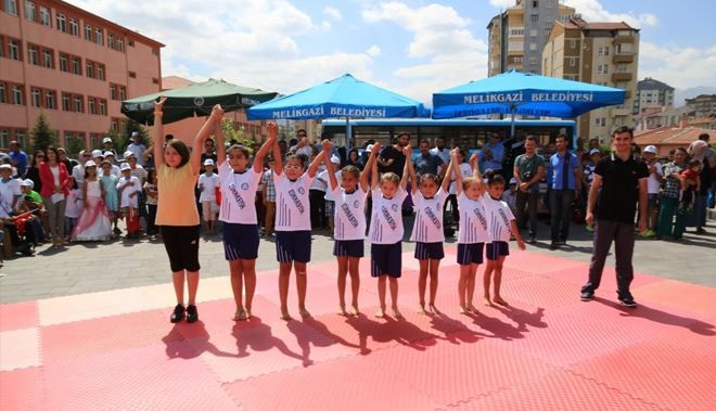 MELİKGAZİ´NİN YAZ OKULLARI´NDA