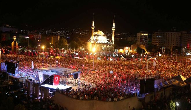 KAYSERİLİLER DEMOKRASİ NÖBETİNİN