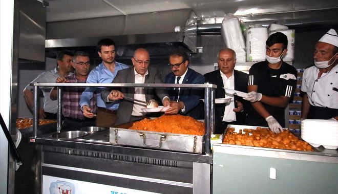 HACILAR´DA DEMOKRASİ ŞEHİTLERİ İÇİN