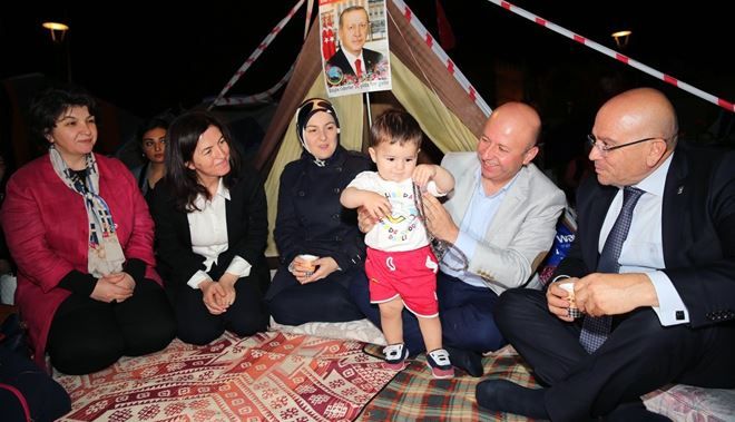 ÇOLAKBAYRAKDAR ÇİFTİ