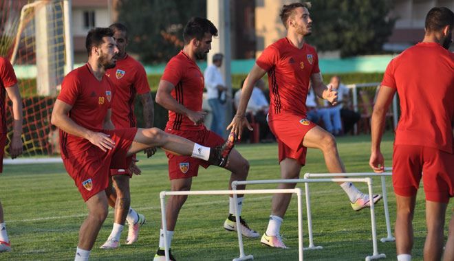 KAYSERİSPOR´DA, AKHİSAR MESAİSİ SÜRÜYOR