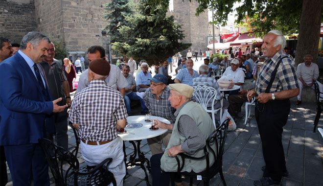 BAŞKAN ÇELİK´TEN ESTETİK DOKUNUŞ