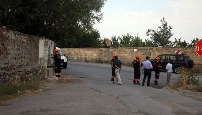 78 YAŞINDAKİ EMEKLİ ÖĞRETMENDEN