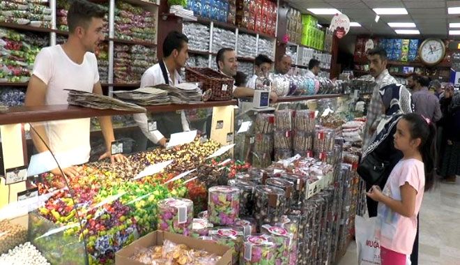 MERDİVEN ALTI SATICILARDAN