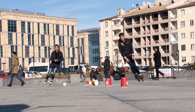 ADLİYE SARAYI´NIN KAYKAYCI MİSAFİLERİ ?