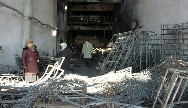 İŞÇİ FABRİKAYI ATEŞE VERDİ, ORTAKLAR AĞLADI 